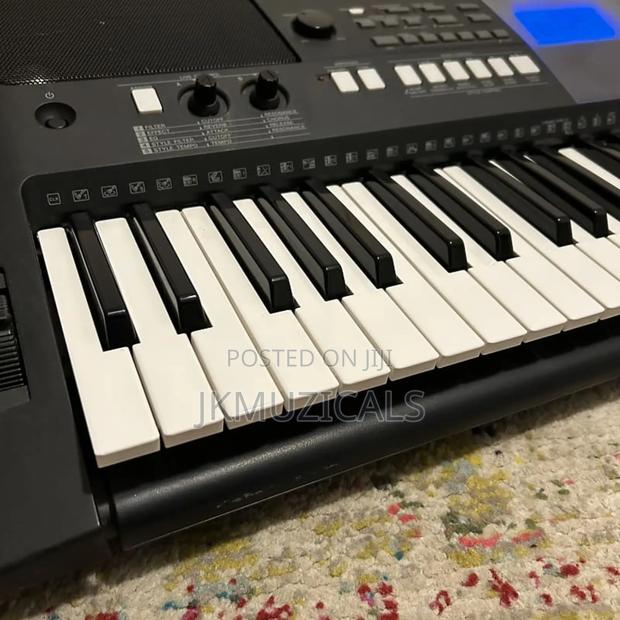 PSR 423_ 61 Keys Electronic Keyboard _ Piano · Photo 8
