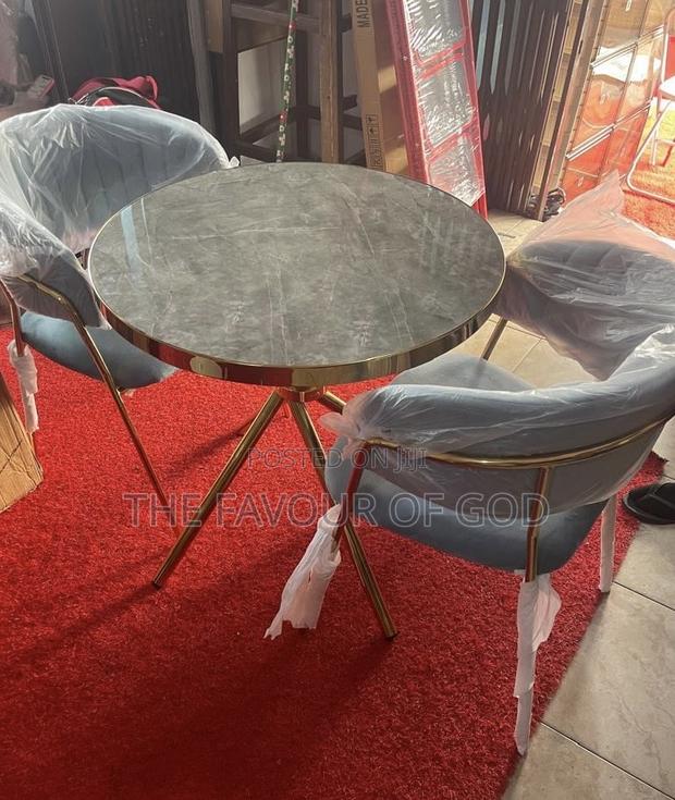 A Modern 2 Seater Dining Set · Photo 1