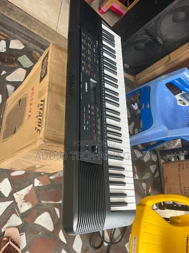Yamaha PSR E-283 · Photo 1