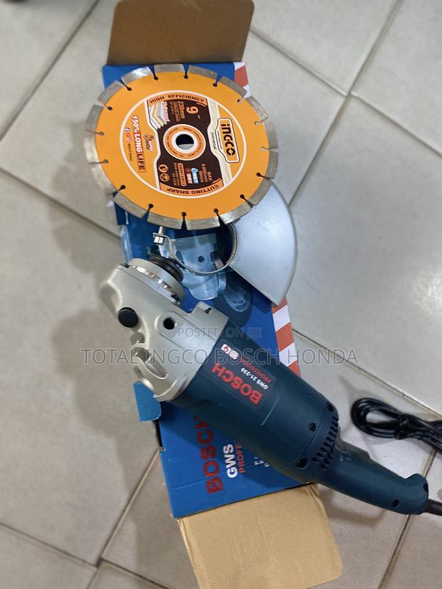 Cutting Machine Bosch Industrial Angle Grinder With Free Disc · Photo 1