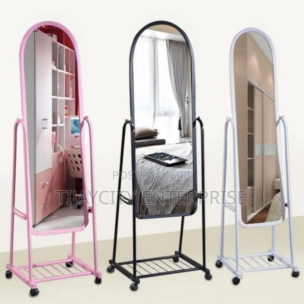 Standing Mirror · Photo 1