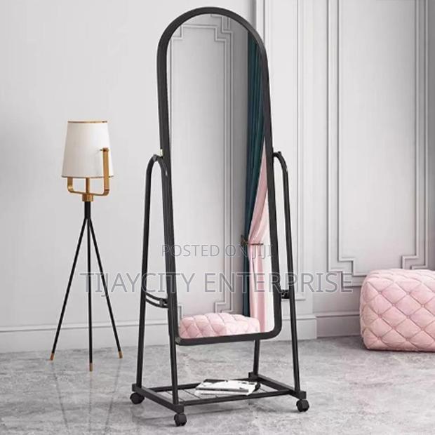 Standing Mirror · Photo 2