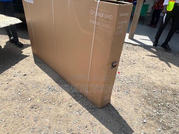 Sleek 75-Inch Samsung Qled Smart Tv · Photo 2