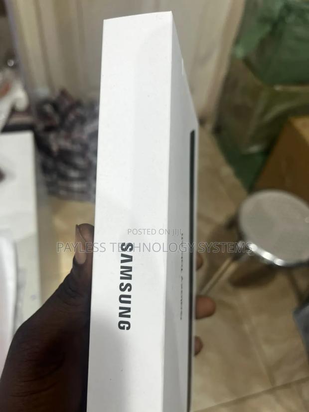 New Samsung Galaxy Tab S11 Ultra 5G 256 GB · Photo 2