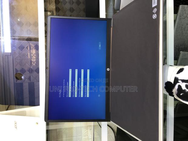 New Laptop HP 17-3000 4GB Intel SSD 256GB · Photo 1