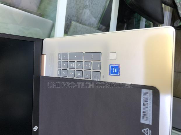 New Laptop HP 17-3000 4GB Intel SSD 256GB · Photo 2
