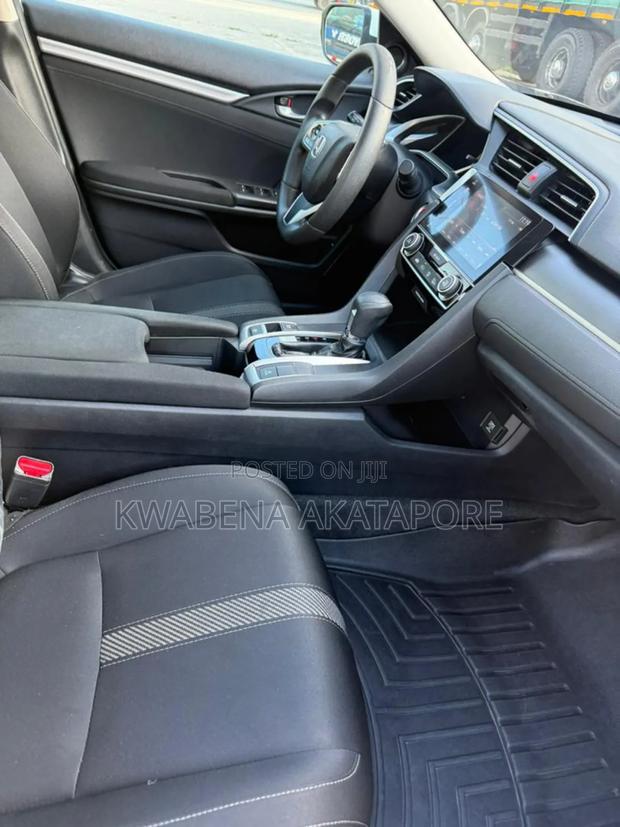 Honda Civic EX Sedan 2018 White · Photo 6