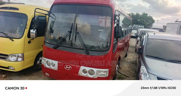 Hyundai Aero Town 2004 Red · Photo 2