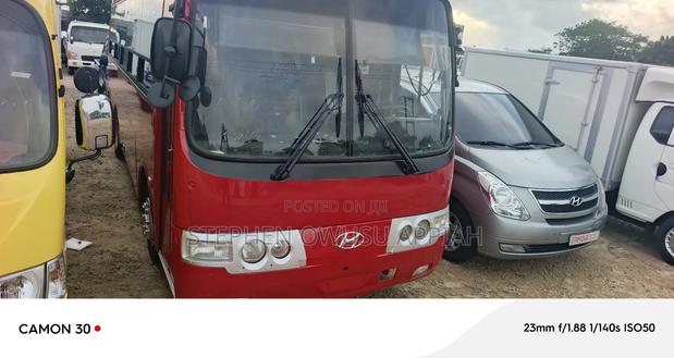 Hyundai Aero Town 2004 Red · Photo 3