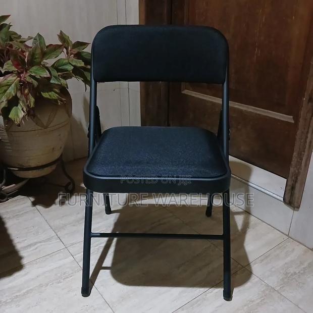 Folding Chair · Photo 3