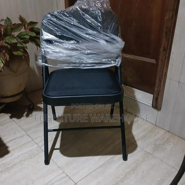 Folding Chair · Photo 4