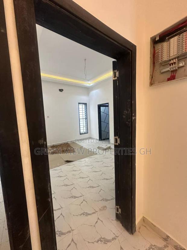 3bdrm House in Old Ashomang for sale · Photo 8