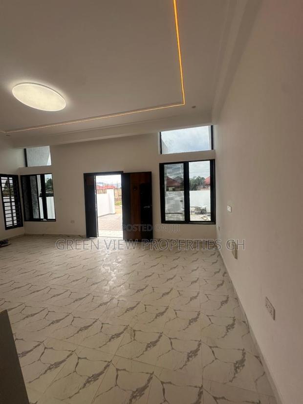3bdrm House in Old Ashomang for sale · Photo 3