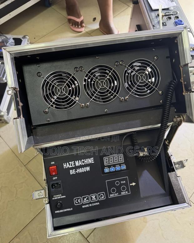 Haze Machine (600 Watts) · Photo 3