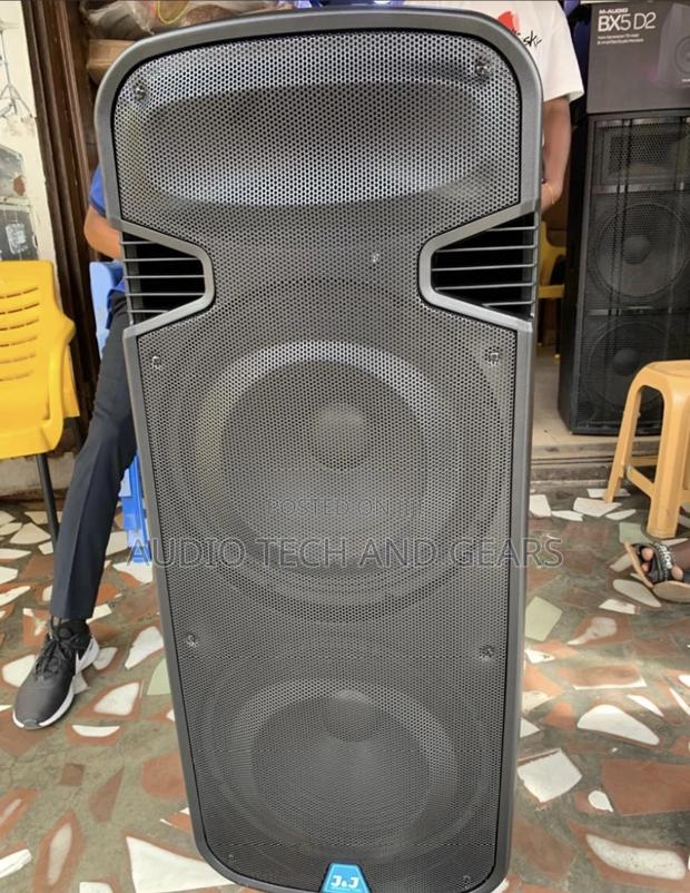 J J Bluetooth Speaker With Microphone Pair · Photo 1