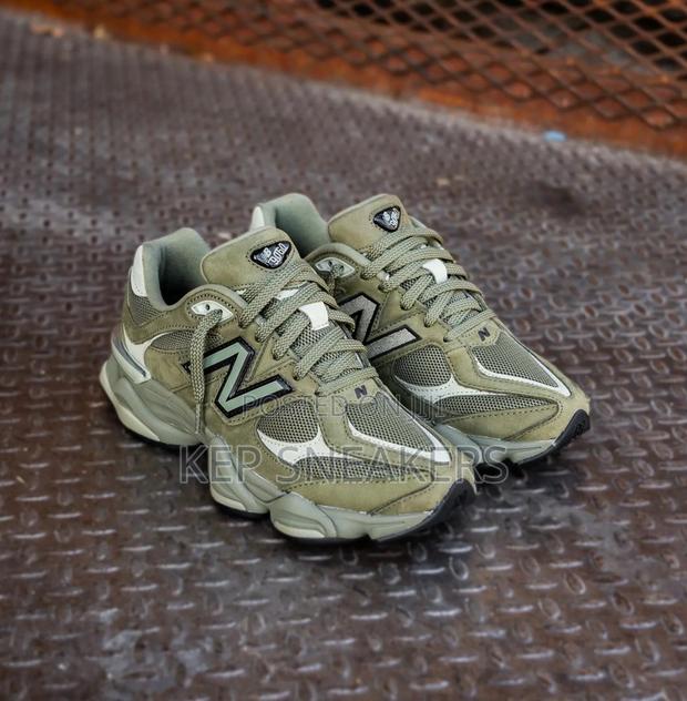 New Balance 9060 ‘Dark Olivine’ · Photo 3