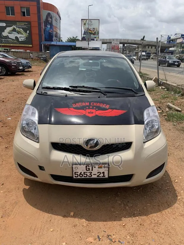 Toyota Vitz 2010 · Photo 1