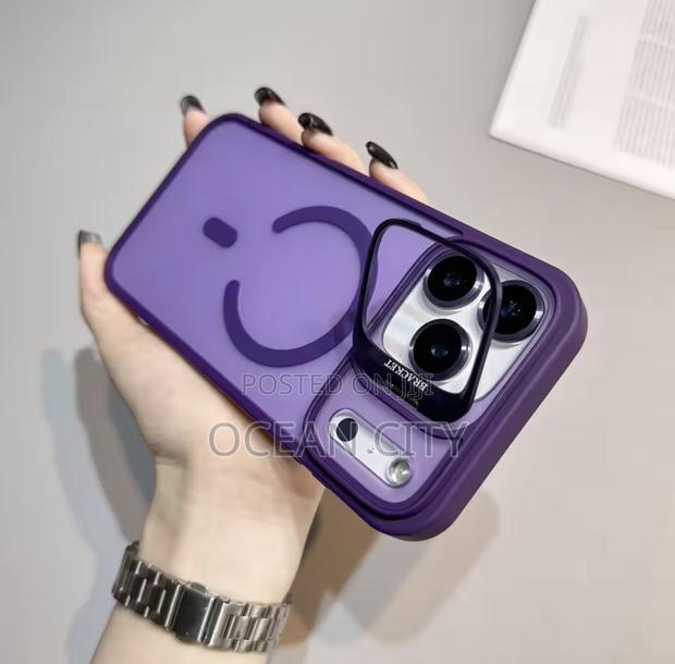 Magsafe Stand Case for iPhone 17 Models · Photo 2