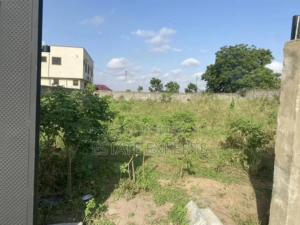 Registered Land With Land Title Certificate Located in Katamanso · Photo 1