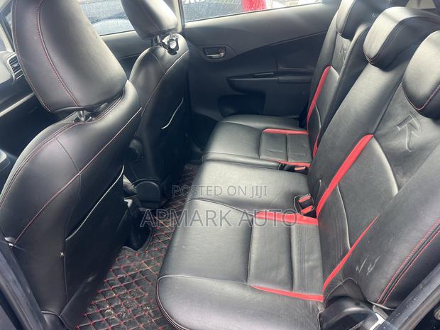 Toyota Ractis 1.5 AWD 2013 Black · Photo 7