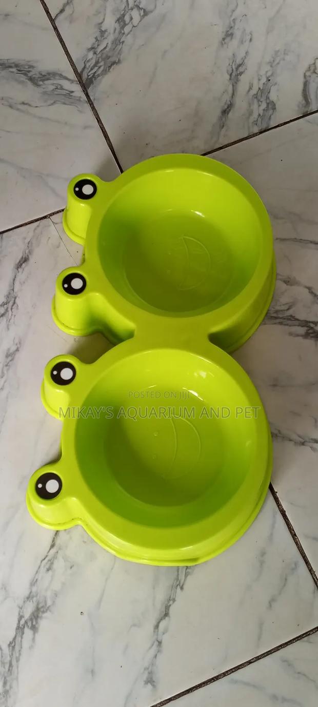 Plastic Dog Bowls · Photo 1