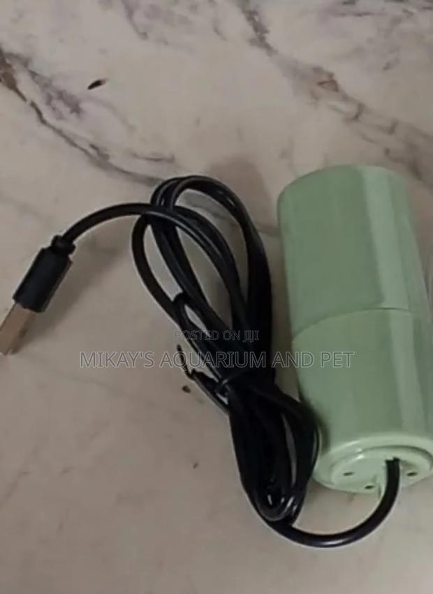 Air Stone, Air Pump and Tube Set · Photo 2