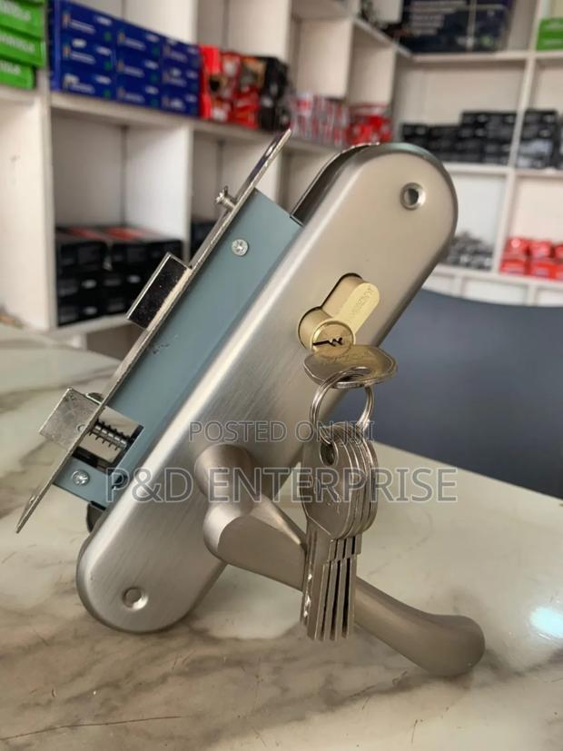 Quality Wooden Door Small Lock. Silver Color · Photo 1