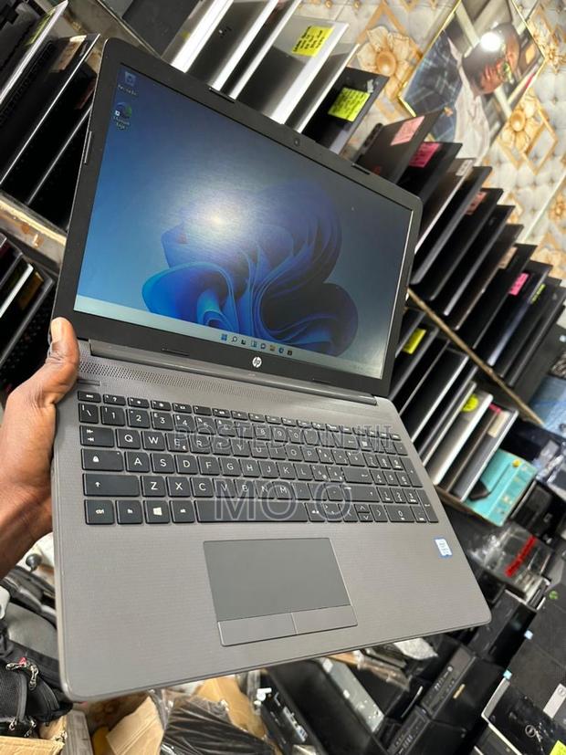 Laptop HP 250 G7 8GB Intel Core I3 SSD 256GB · Photo 2