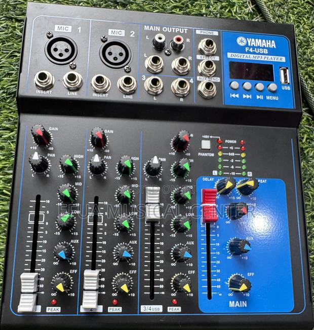 Yamaha Mg10xu Raw Mixer Console · Photo 1