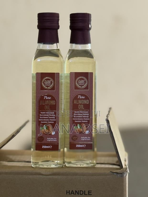 Almond Oil · Photo 2