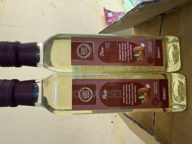 Almond Oil · Photo 1