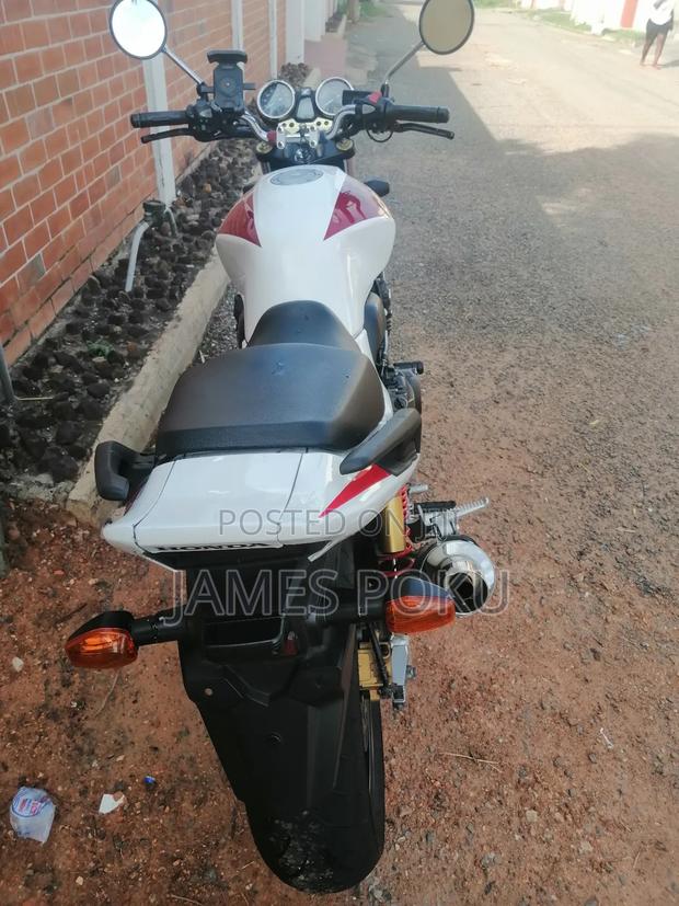Honda CB 2020 White · Photo 7