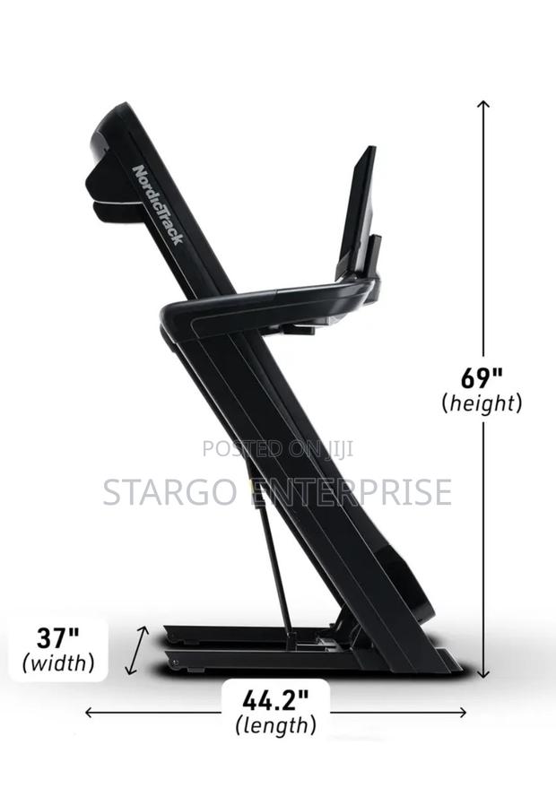 Nordic-Track 2450 Treadmill Commercial · Photo 4