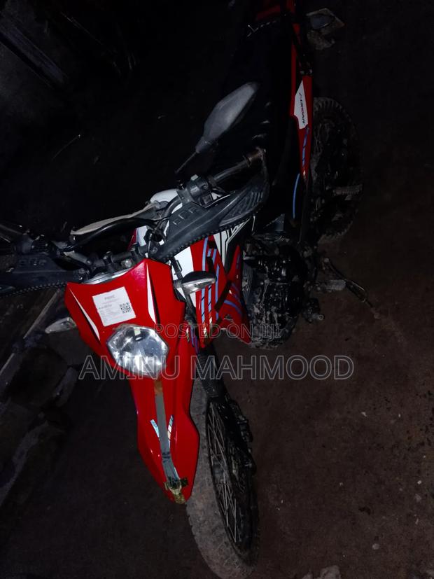 Apsonic AP200GY-7 2023 Red · Photo 1