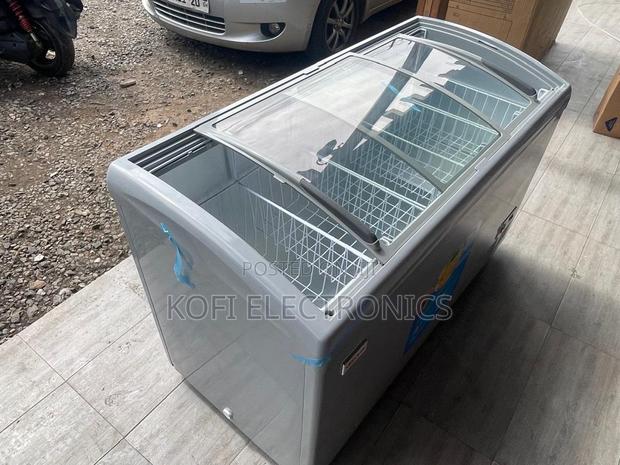 Curved-glass Freezer 300l Elegant And Efficient Cold Storage · Photo 1