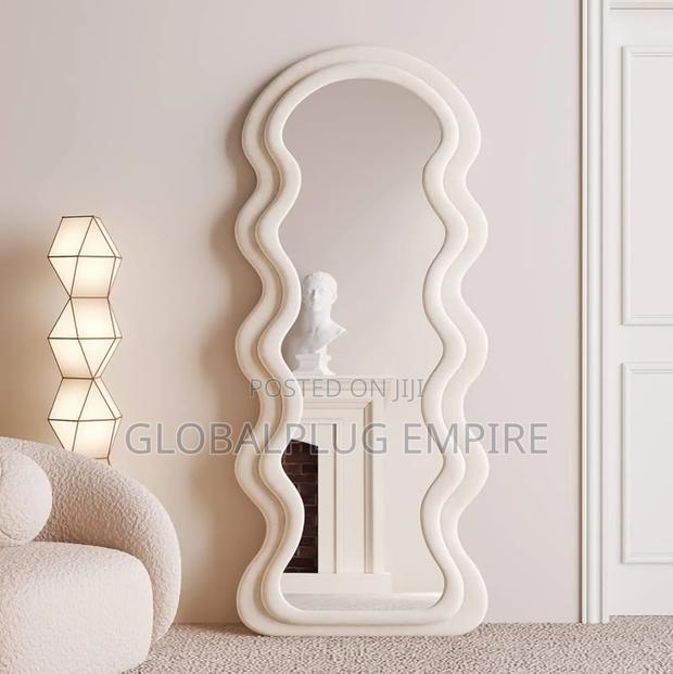 Wobble Dressing Mirror Stylish Durable · Photo 1