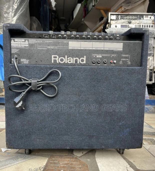 Roland Kc-550 Keyboard Combo · Photo 2