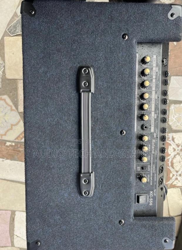 Roland Kc-550 Keyboard Combo · Photo 3