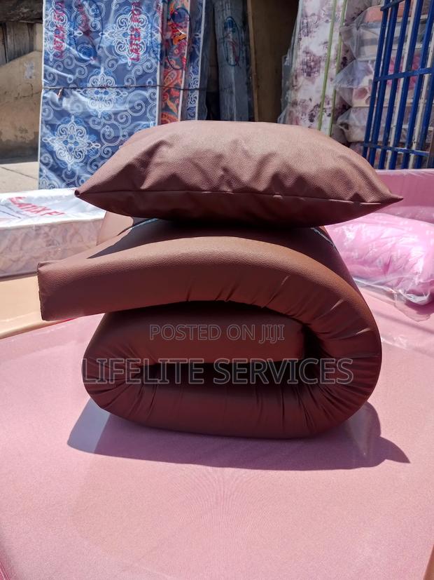 Students' Mattress 4" + Free Pillow · Photo 1