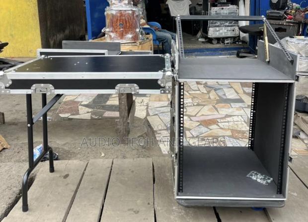 16u Amplifier Rack {Black} · Photo 1