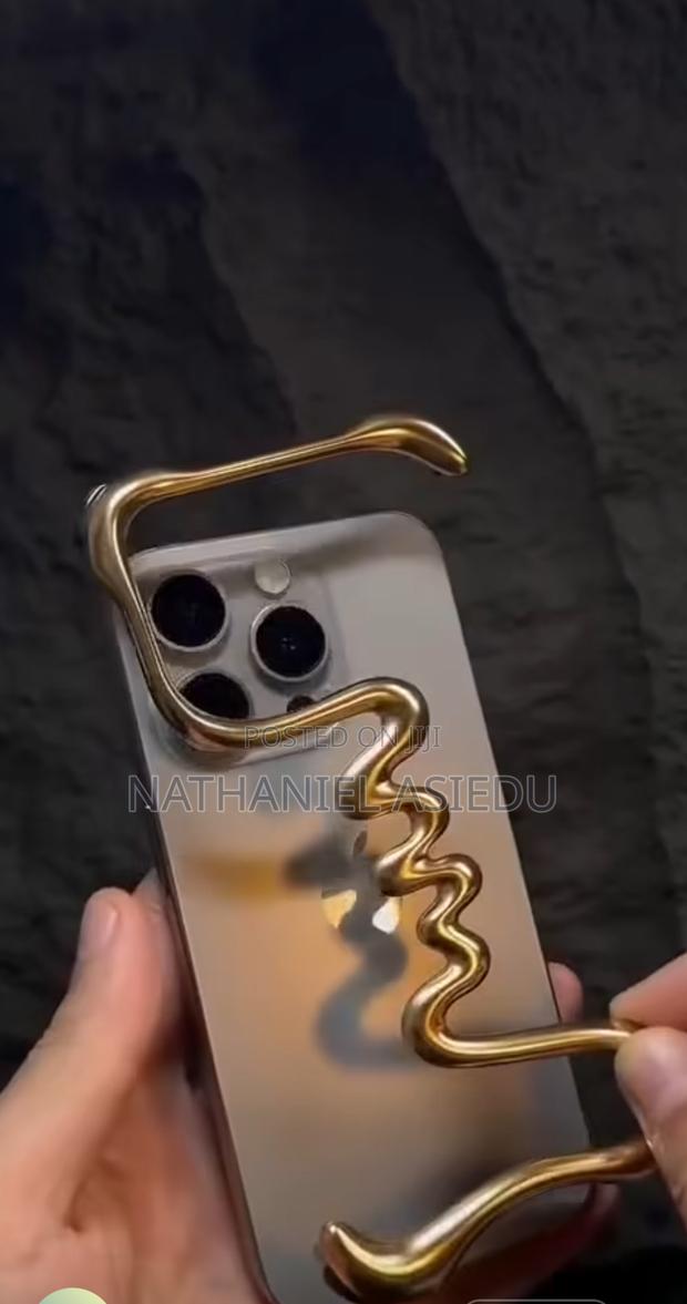 Snake Design Metal Bumper Case for 14 Pro Max · Photo 2