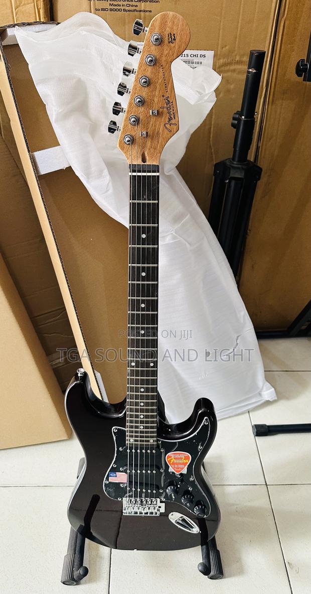 Fender Lead Guitar · Photo 6