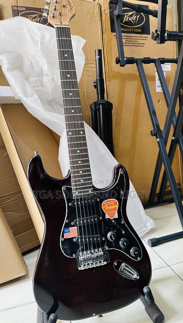 Fender Lead Guitar · Photo 4
