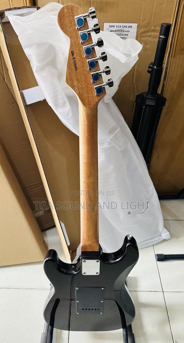 Fender Lead Guitar · Photo 2