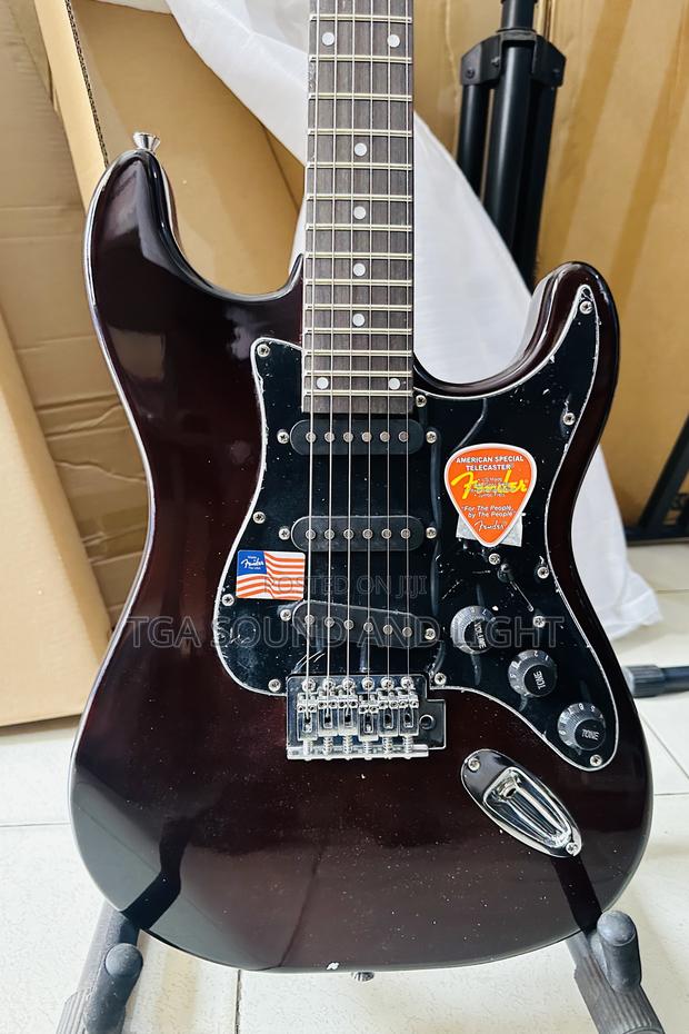 Fender Lead Guitar · Photo 3
