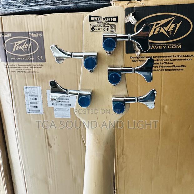Ibanez Gio Series Passive Bass Guitar[Free Bag,Strap] · Photo 3