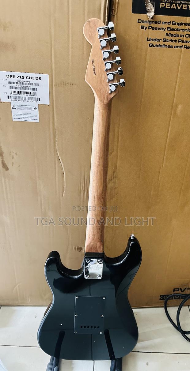 Fender Electric Guitar · Photo 2
