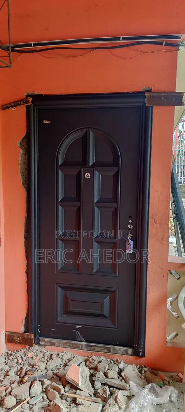 Complete Full Metal Security Door and Accessories Single · Photo 1