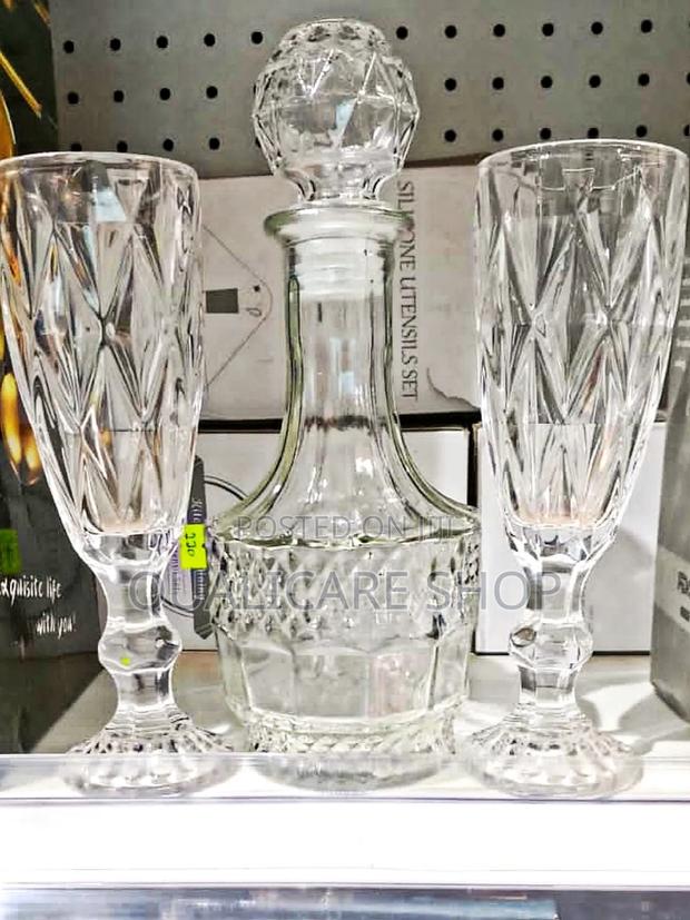 Decanter With 2 Glasses · Photo 1