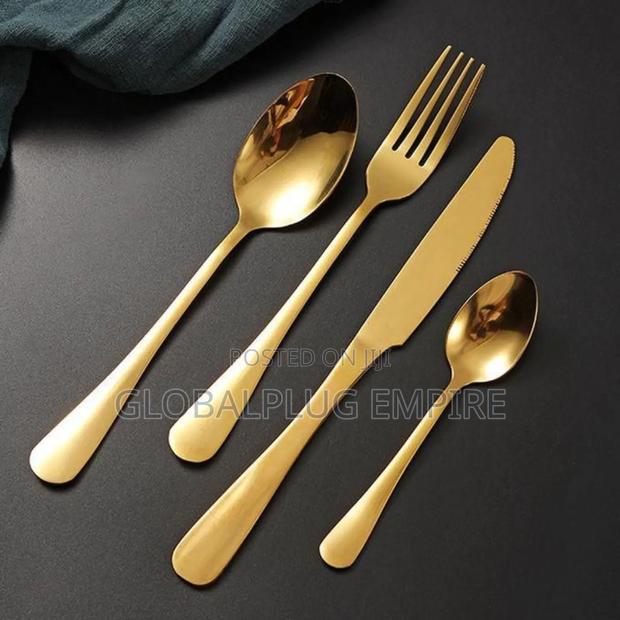 24 Pieces Gold Cutlery Set Elegant Dining in Style · Photo 4
